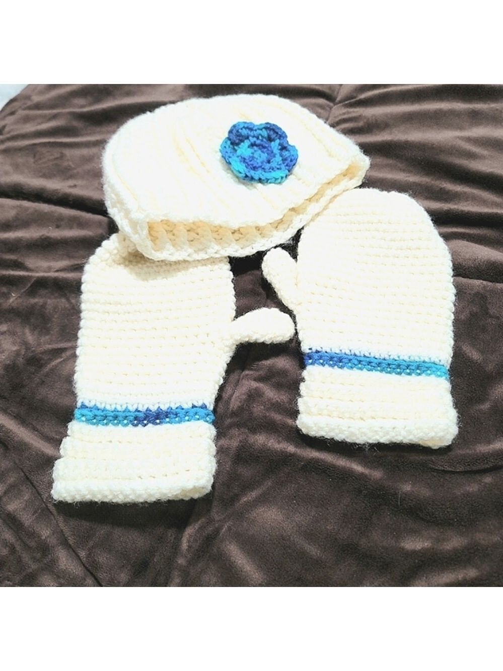 Knitted Hat and Mitts Set